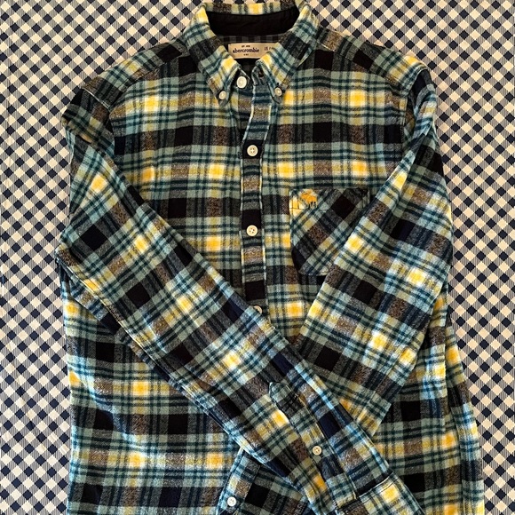 Abercrombie Kids Long-Sleeve, Size 15/16, Comfy Flannel Button-Up - Picture 1 of 5